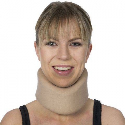 neck brace gm medical frontview with woman