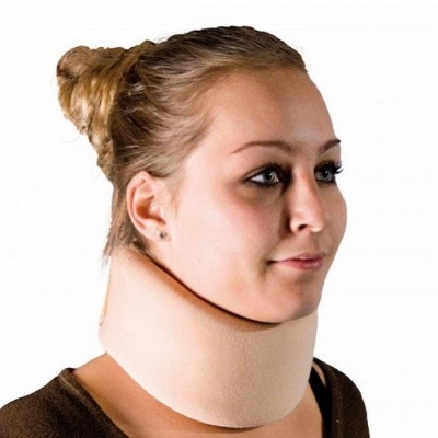 neck brace from super ortho close frontview with woman